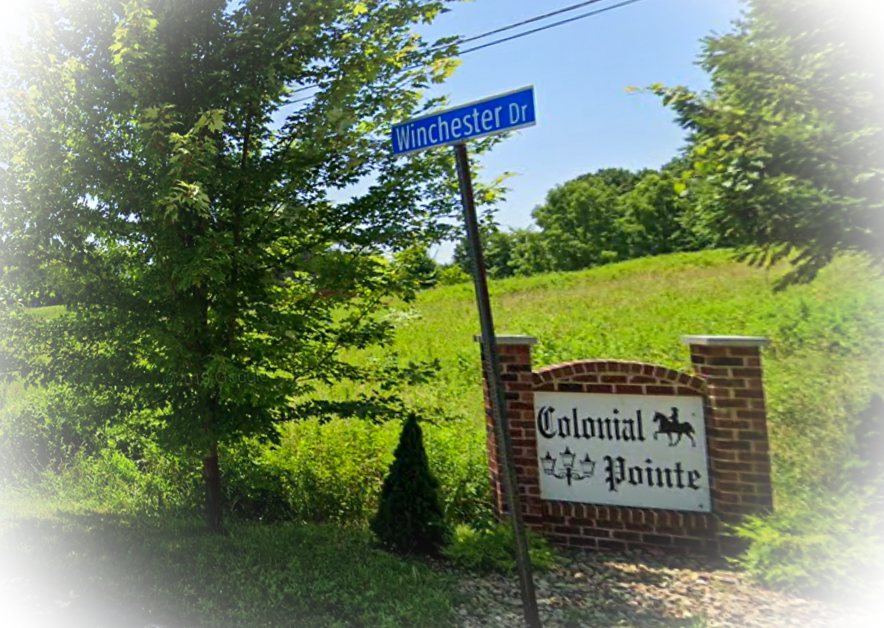 Colonial Pointe Sign
